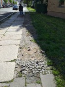 Foto: Gehwegsteine lösen sich  